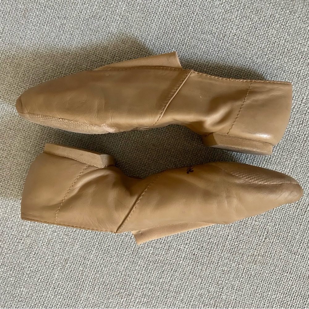 Girls dance/jazz shoes